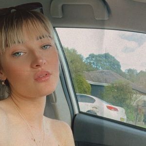 Meet your Posher, Abby